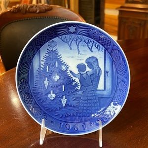 Royal Copenhagen Blue & White Annual Christmas Plate - 1981